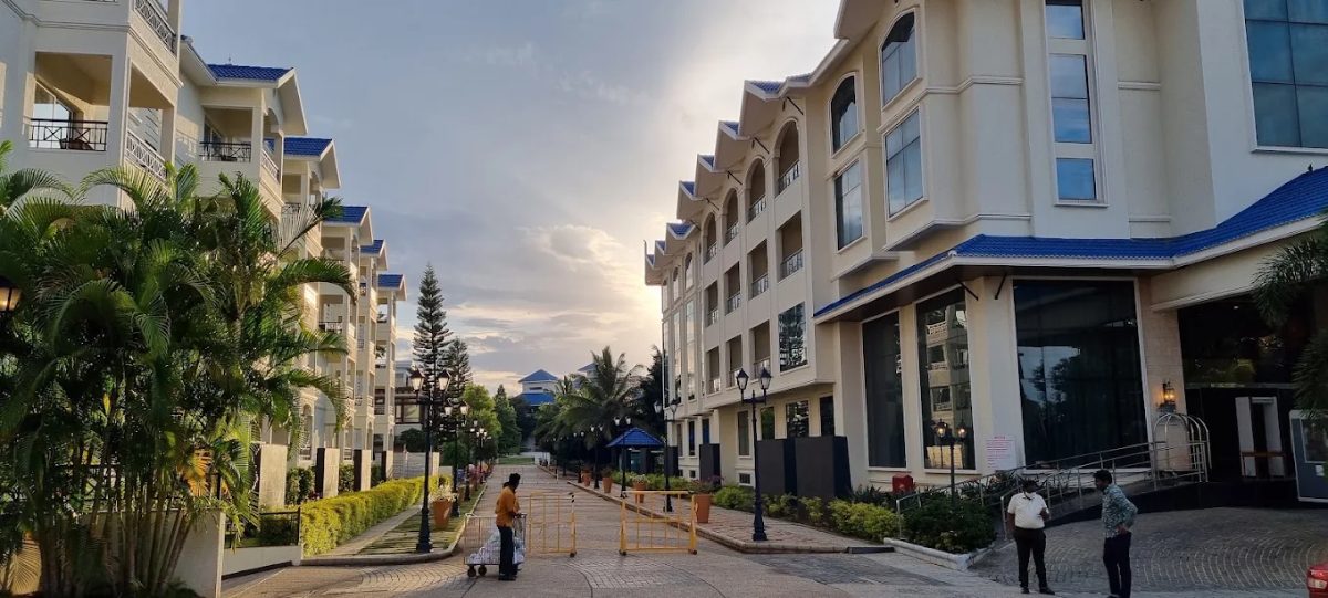 Swiss Town cottages, Airport Road